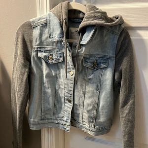 NWT Hollister California Jean Jacket with grey sweatshirt hoodie size small